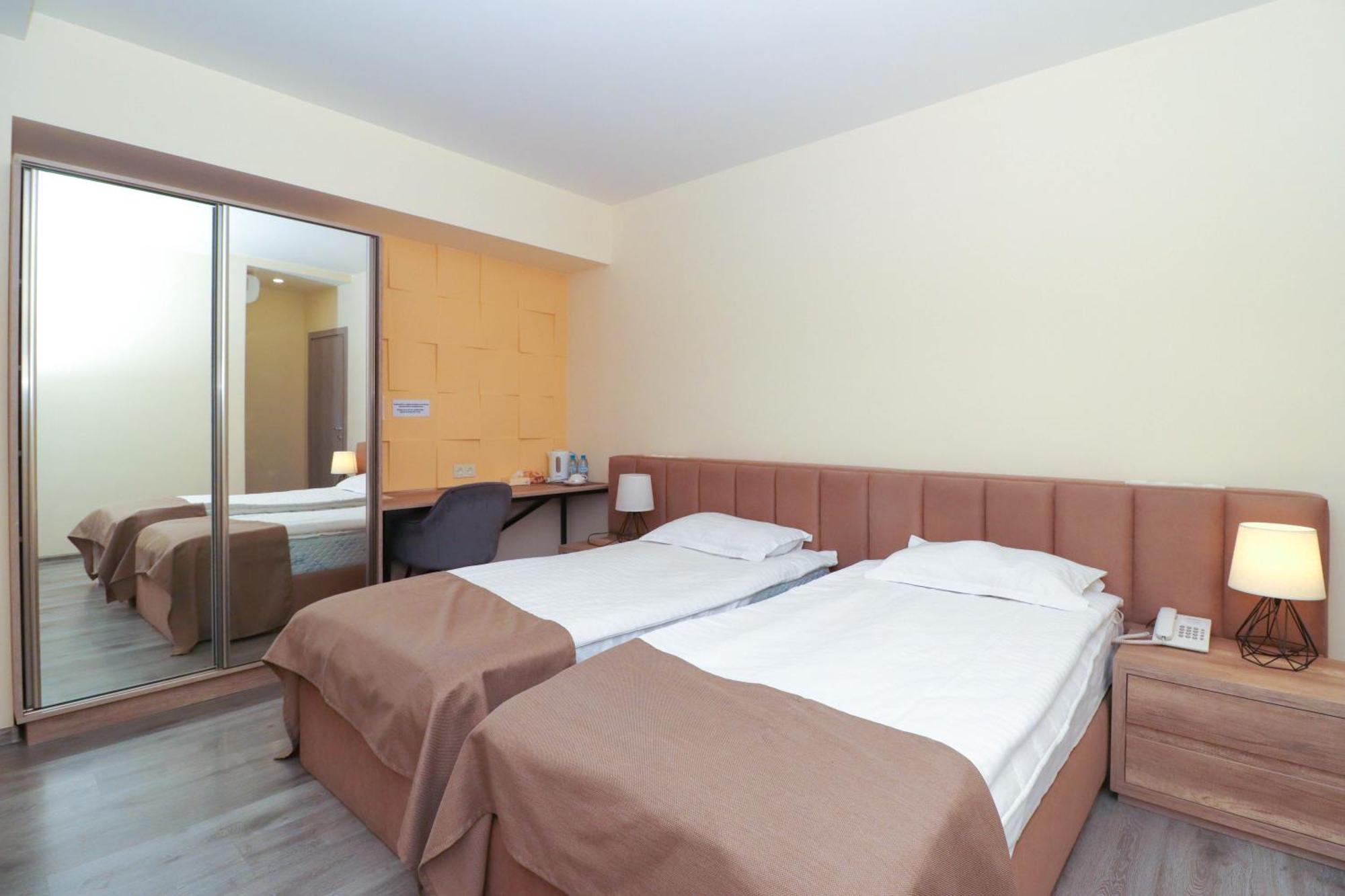 Mandarin Hotel Erywań Zewnętrze zdjęcie