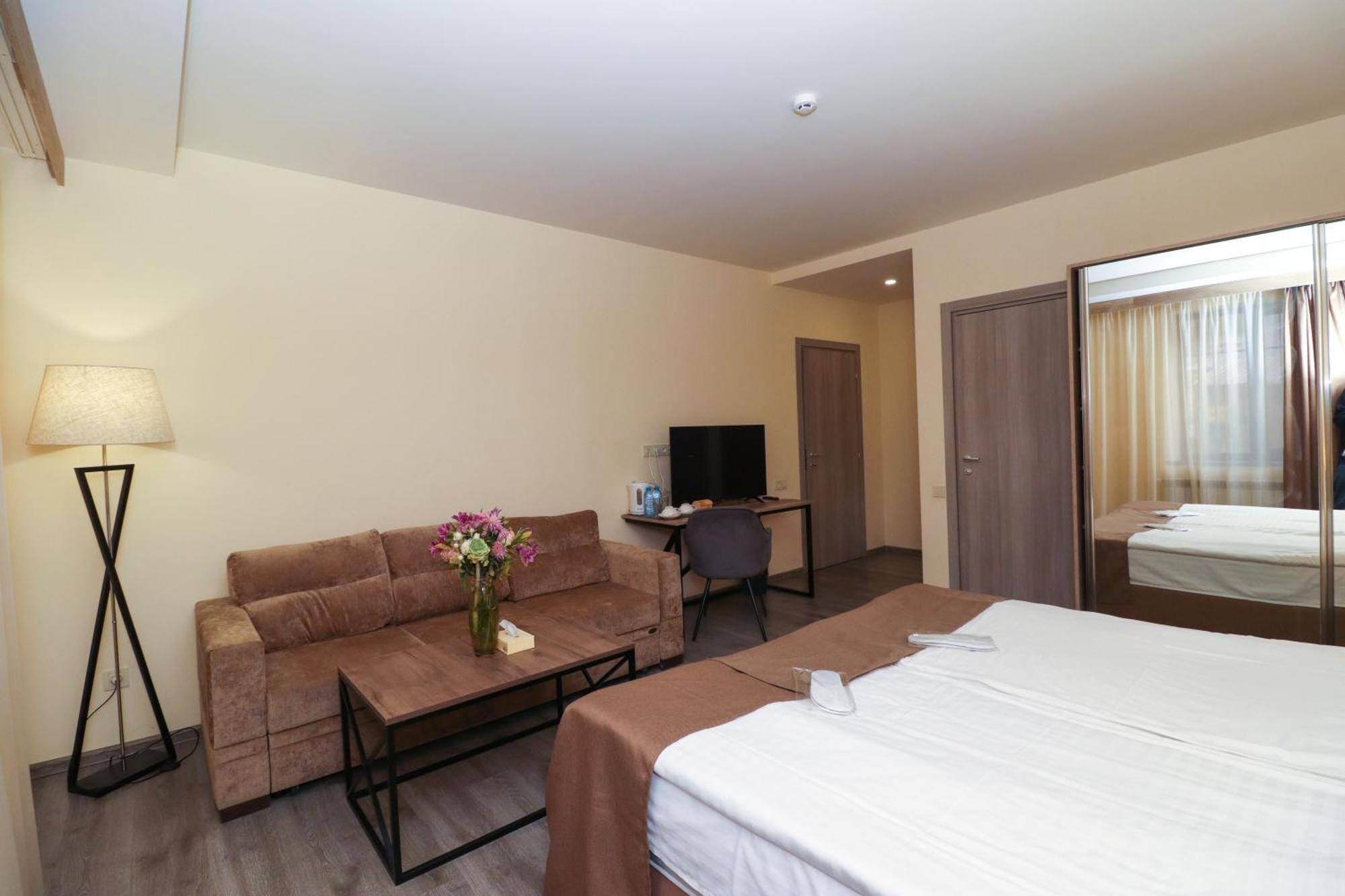 Mandarin Hotel Erywań Zewnętrze zdjęcie