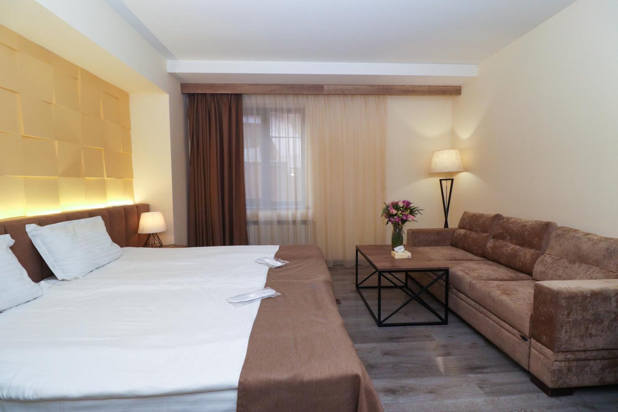 Mandarin Hotel Erywań Zewnętrze zdjęcie
